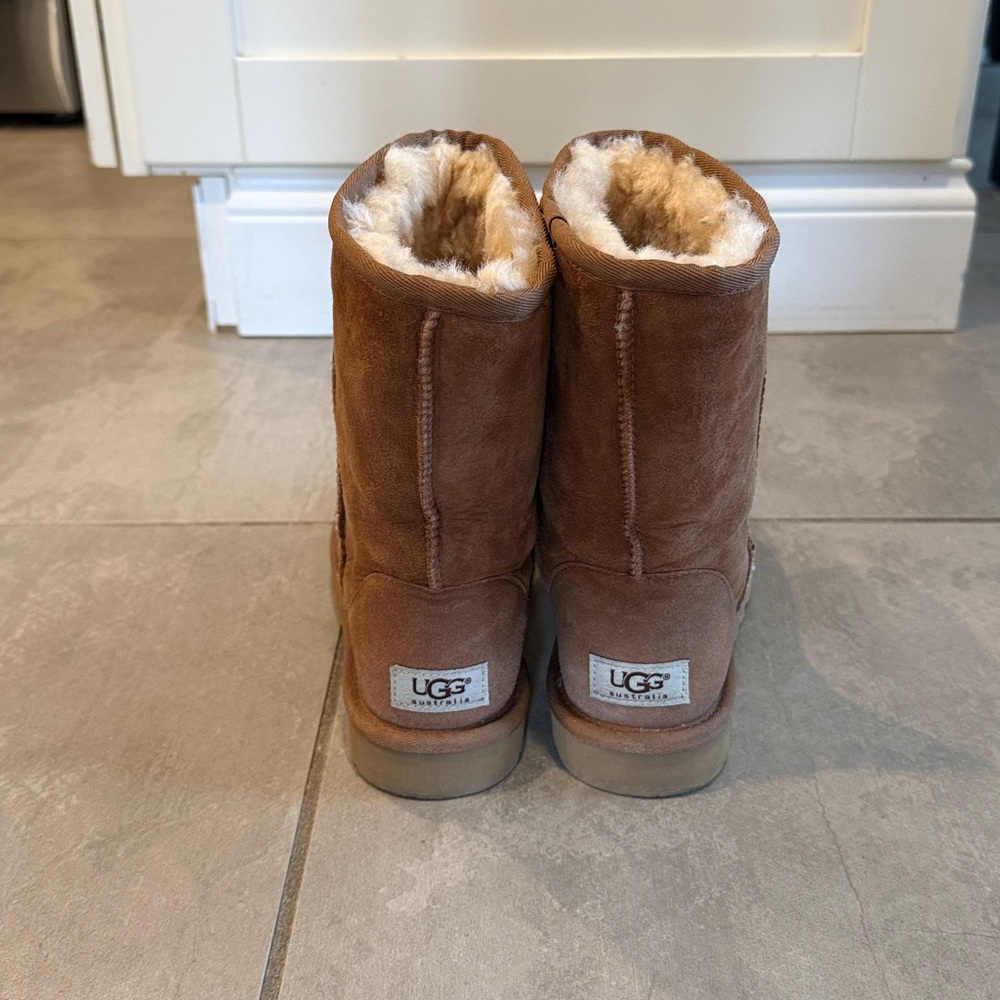 UGG Australia Classic Short 5825 Chestnut Shearling Boots - Picture 3 of 10